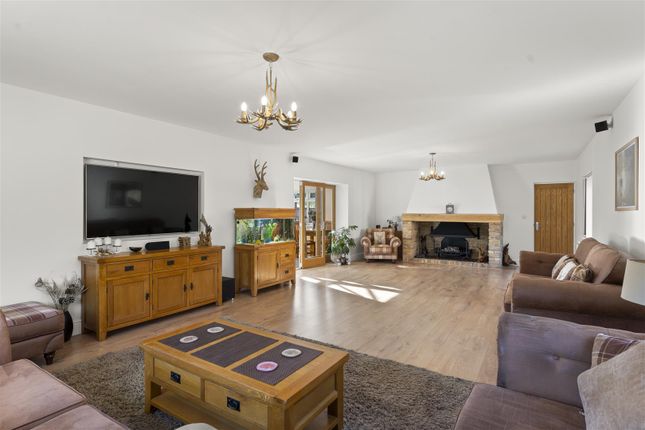 4-bed other on Brooklands Lodge, Oxford Road, Gerrards Cross, £1,100,000
