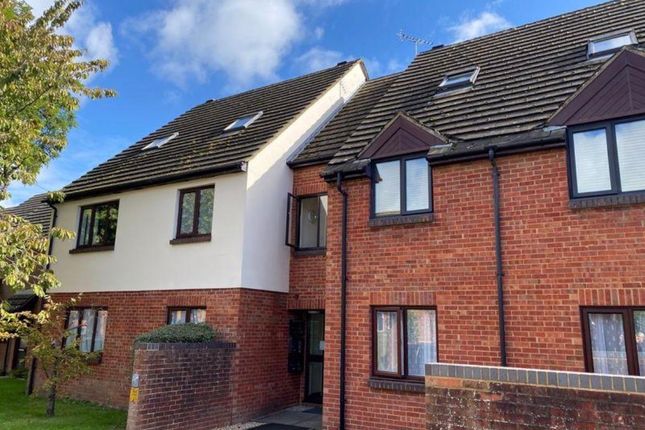 21, Windrush Court, High Wycombe photo 2