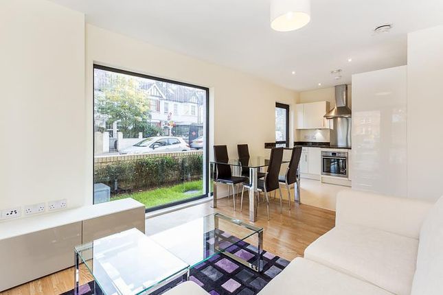 2, Newman Close, Willesden Green photo 4