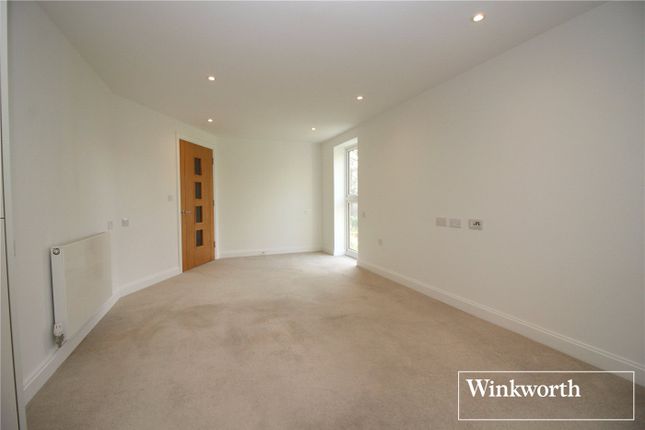 Flat 11, Goldwyn House,, Studio Way, Hertfordshire photo 3