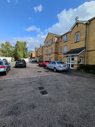 Dominion Close, Hounslow photo 2