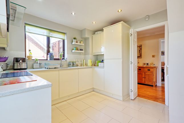 4, Anvil Way, Billericay photo 4