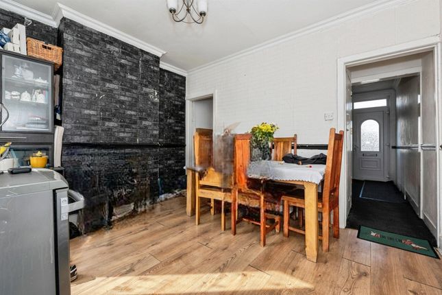 70, Elm Road, Grays photo 3