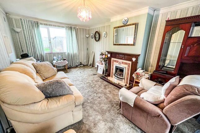 End terrace house for sale in Heapham Crescent, Gainsborough