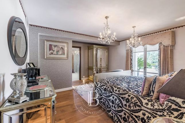 Villa for sale in Roquefort-Les-Pins, 06330, France