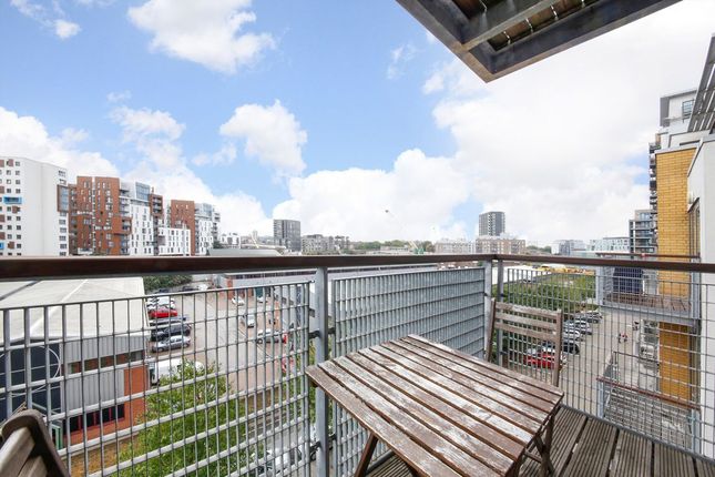 28, 11, Tarves Way, London photo 3