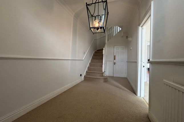 14 Pipit Gardens, Aylesbury photo 4