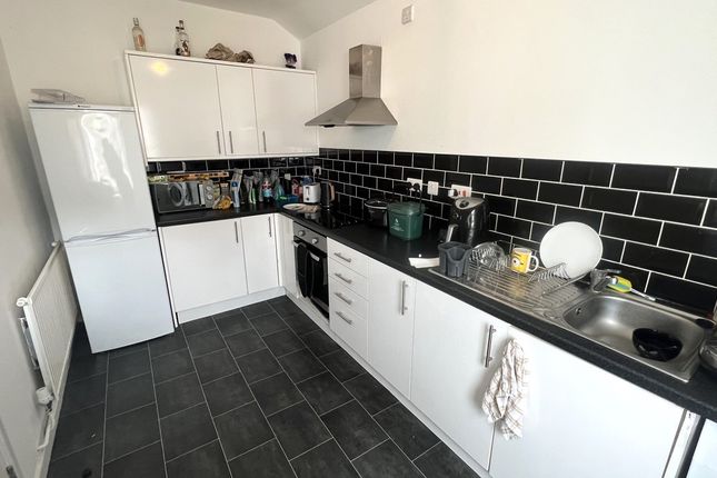 Thumbnail Shared accommodation to rent in Chaddesley Terrace, Swansea