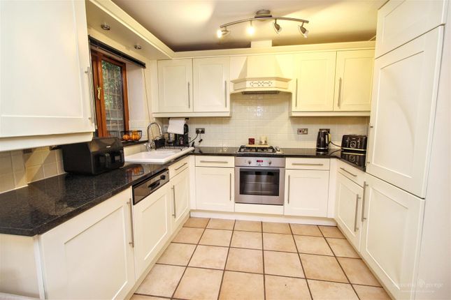 8, Denefield Gardens, Reading photo 3