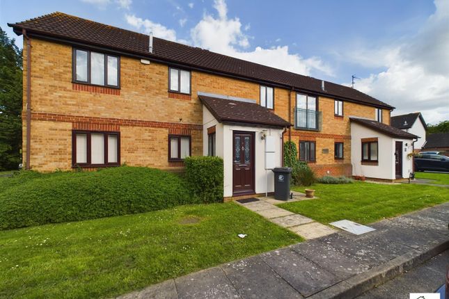 Thumbnail Flat for sale in Ashleigh Court, Lamplighters Close, Waltham Abbey