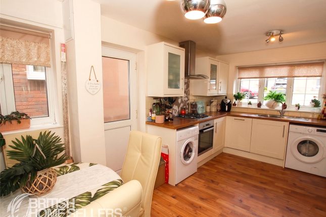 9, Spittal Green, Chesterfield photo 4