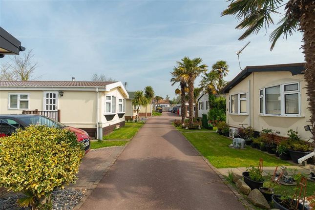 20, Foxhunter Residential Caravan Park, Monkton Street, Ramsgate photo 5