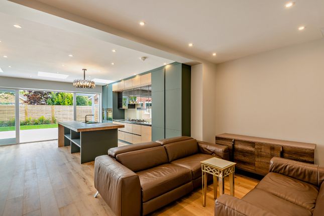 15, Darwall Drive, Berkshire photo 4