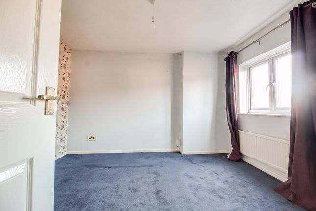 2, Lindisfarne Close, St. Neots photo 4