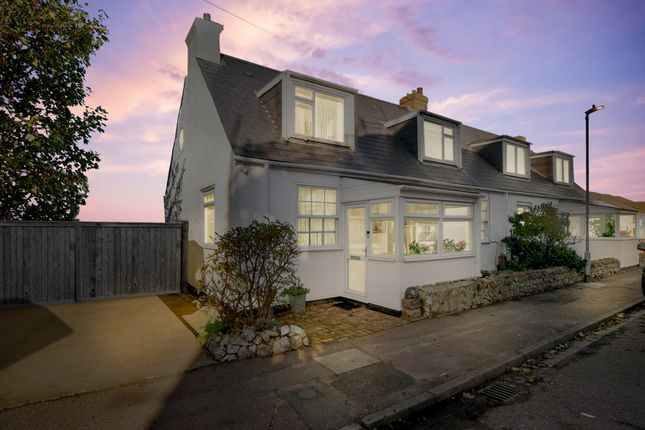 Thumbnail Bungalow for sale in Range Road, Hythe