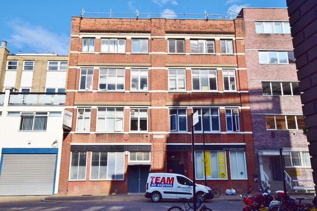 Office to let in Bache's Street, London