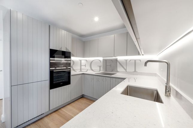 X - 1304 Galleria House 12B, Western Gateway, London photo 5