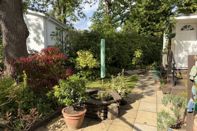 2-bed caravan on 47 Fangrove Park, Lyne, CHERTSEY, £169,950