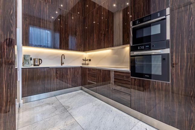 Flat 3, 9, Vicarage Gate, London photo 4