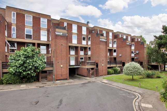 Thumbnail Maisonette for sale in Longlands Road, Sidcup
