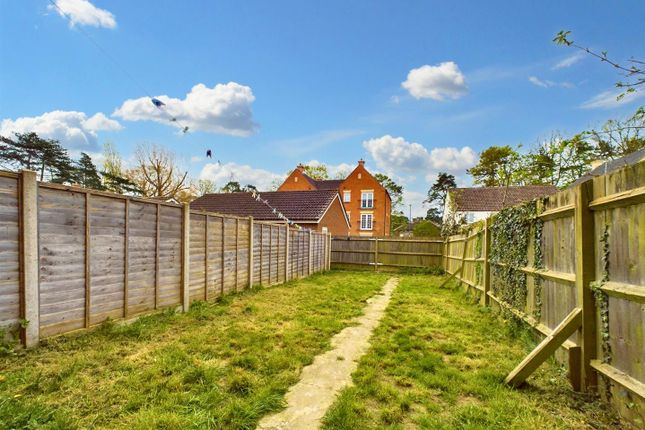 Town house for sale in Trist Way, Ifield, Crawley