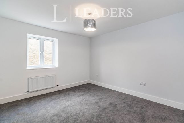 93b Hersham Road, 93b Hersham Road photo 3