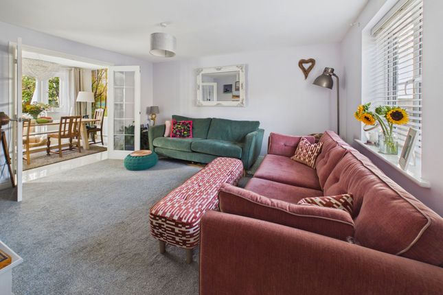 4 Clarence Court, Polegate photo 2
