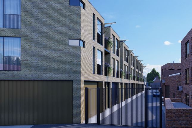 Maisonette for sale in Palmers Mews, Palmers Green, London
