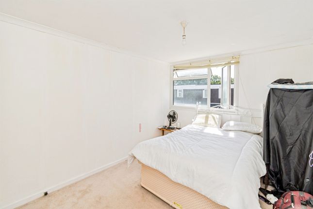 10, Falaise Close, SOUTHAMPTON photo 4