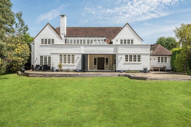 Kingswood Cottage,, High Park Avenue, East Horsley photo 2