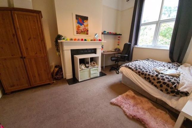 Bright And Cozy Double Bedroom Featuring A Comfort...