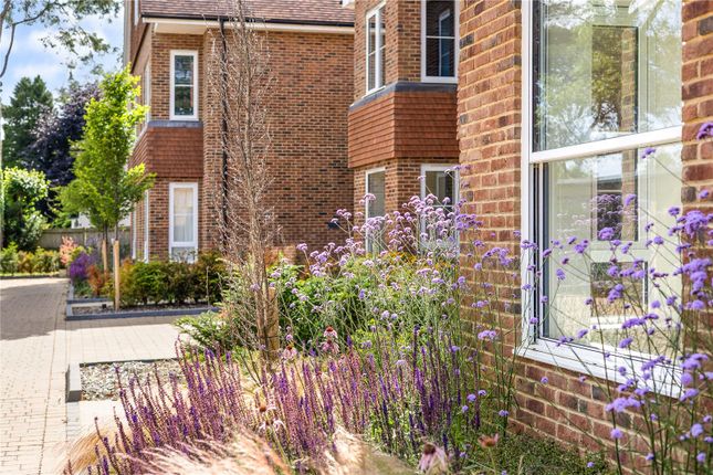 The Penthouse,, The Penthouse, Winscombe Court, Tadworth photo 2