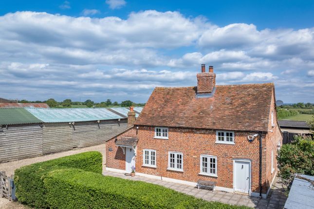 Thumbnail Country house for sale in Spencers Wood Road, Beech Hill, Reading