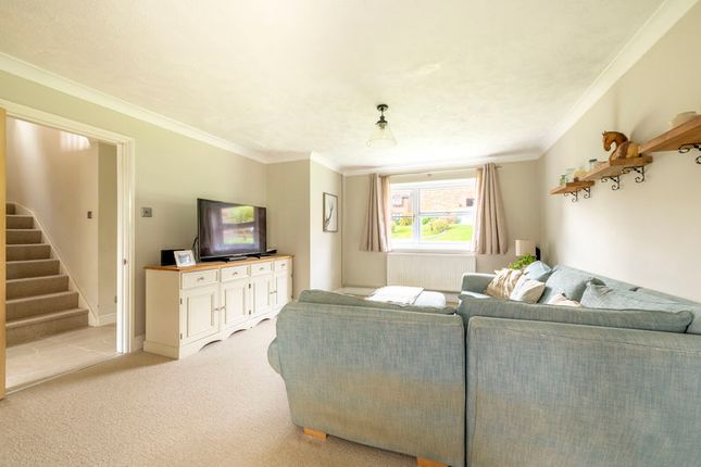 7, Cherry Gardens, Heathfield photo 2