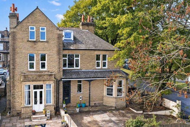 6-bed detached on Hall Road, West Yorkshire, £650,000