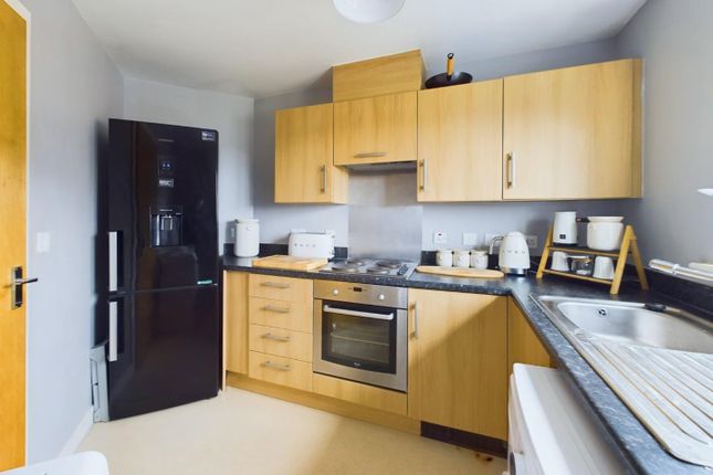 Flat for sale in Squires Grove, Willenhall