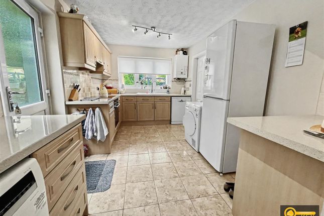 25, Cliveden Walk, Nuneaton photo 3