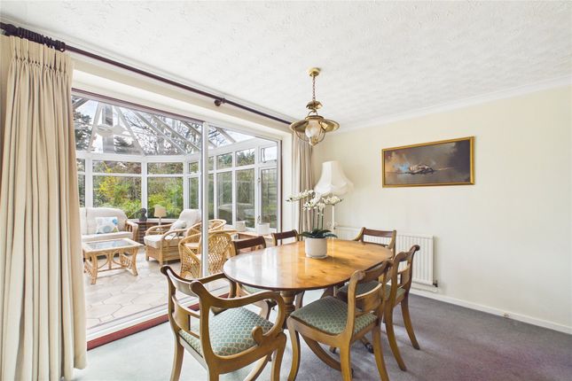 16, Nightingale Crescent, Bracknell photo 4