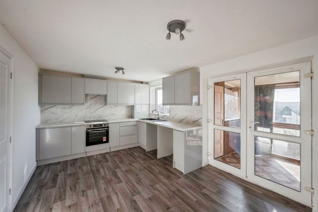 3, Hills Close, Mexborough photo 2