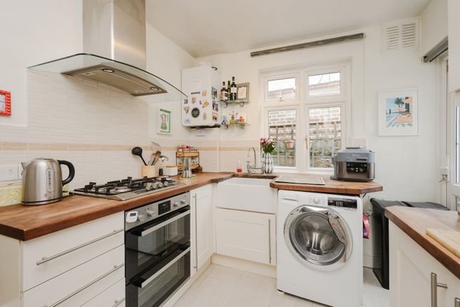 4, Pixham Court, Wimbledon photo 3