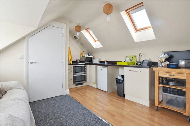 Flat 6, Monmouth Court,, Bindon Road, Somerset photo 2