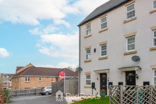 Thumbnail Town house for sale in Turnberry Avenue, Ackworth, Pontefract, West Yorkshire