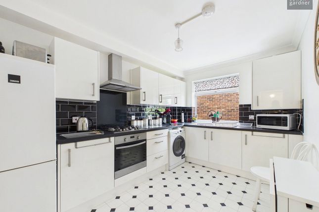 The Cedars,10, Rectory Road, Rickmansworth photo 3