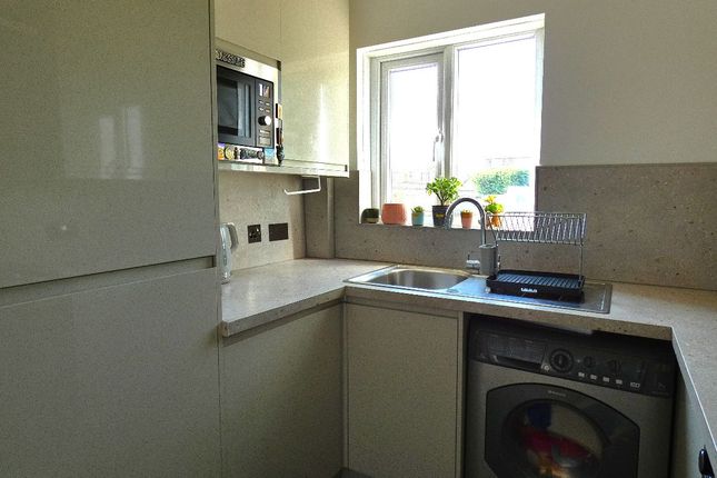 5 Asquith Drive, Leeds photo 5