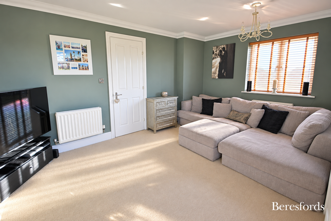 34, Wharton Drive, Chelmsford photo 3