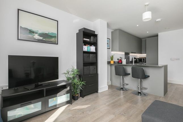 Flat 27, St Andrews Court, 1, Scotland Green, London photo 2