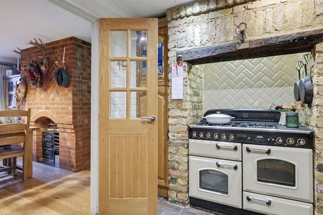 28, Caldbeck, Waltham Abbey photo 3