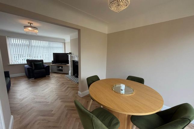 19, Laburnum Crescent, Liverpool photo 4