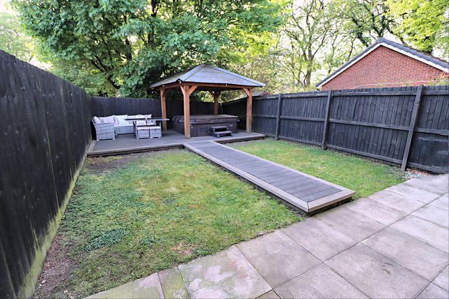 19, Fergus Manor, Blackburn photo 4