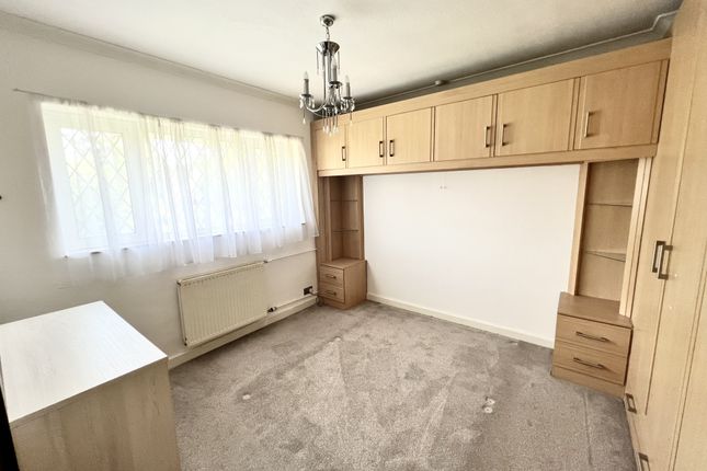 Detached house to rent in Rideway Close, Camberley